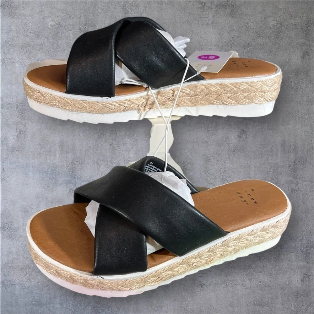Black Heeled Memory Foam Carin Sandals with Flexible Outsole Woven look sides
